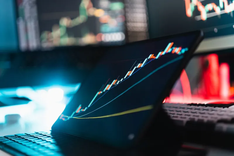 Market Spread Arbitrage: Cashing In on the Price Gaps Between Spot, Futures, and Crypto Betting Lines